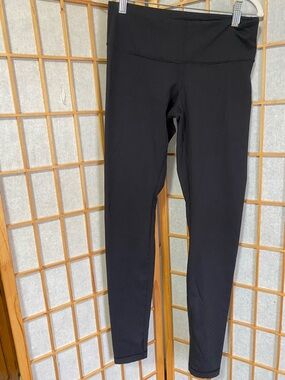 LULULEMON Women Black Perforated
Athletic Leggings